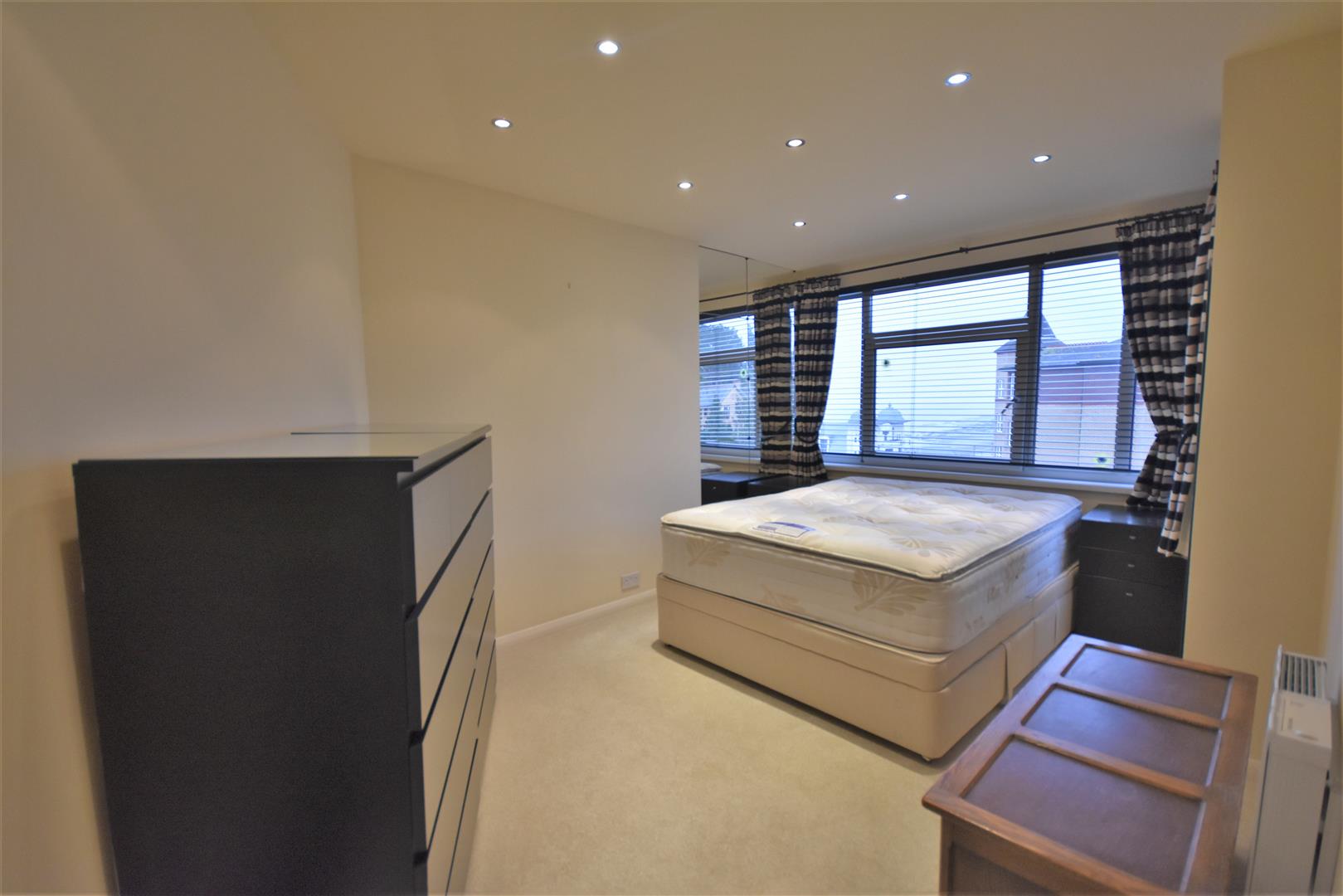 33 Seabank, Penarth, The Esplanade, Vale Of Glamorgan, CF64 3AR